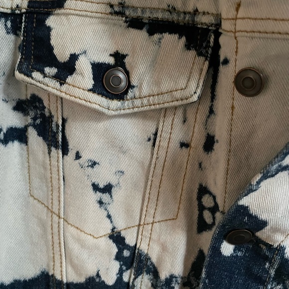 Forever 21 Denim Jacket Bleached Spots Splattered NWOTs 80’s - Picture 4 of 6